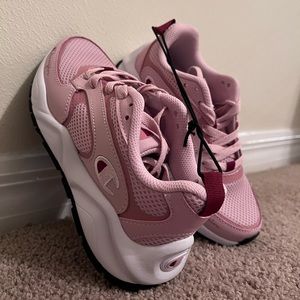 New champions sneakers size 6